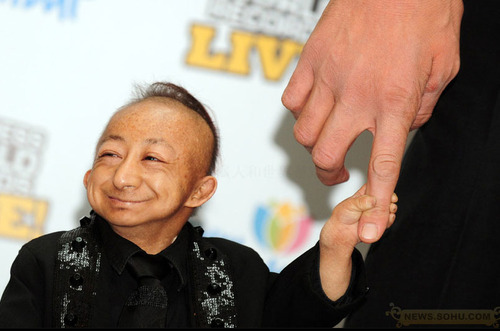 世界最高人和世界最矮人