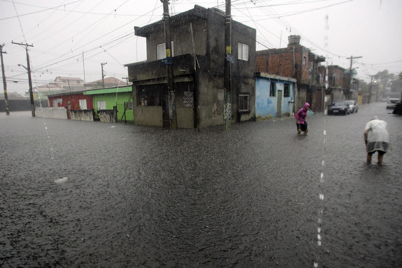 巴西暴雨已持续1个多月 至少62人死亡