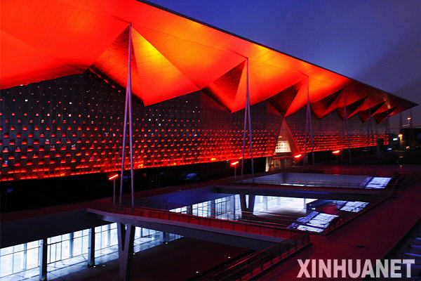 灯光中的上海世博园