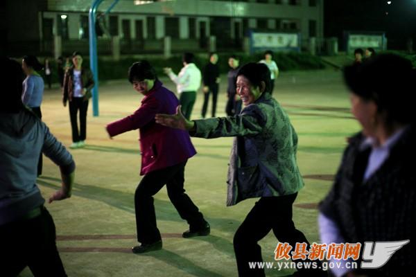 刘浴辉摄影：玩太极拳的江桥人
