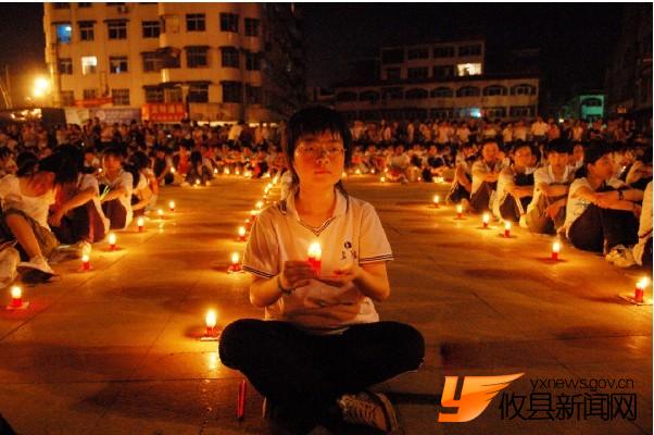 徐建新摄影：为汶川祈福