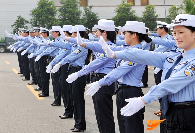 攸县交警进行规范手势训练
