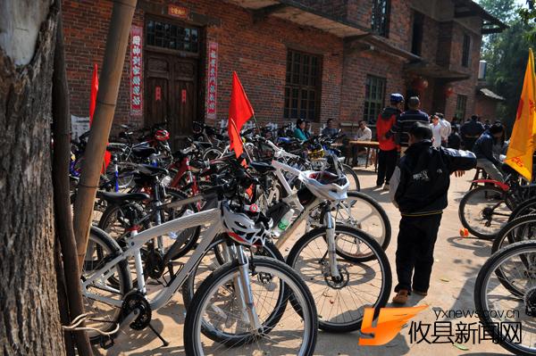 终于抓到了攸县上空飞机发射导弹的过程