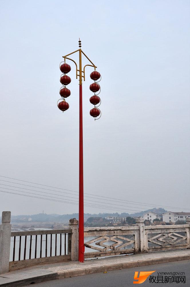 老桥新路灯