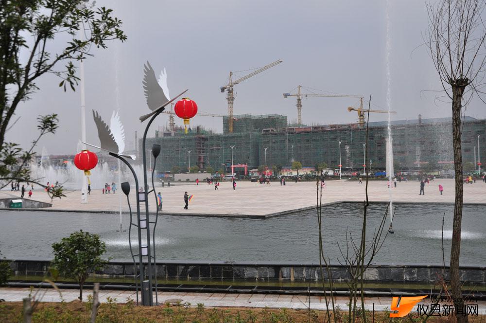 攸县文化广场上的百态身姿