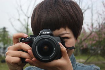 镜头里的他、她