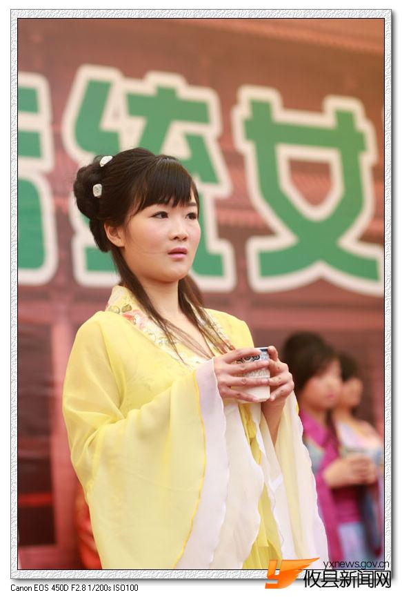 株洲石峰公园内再现女子成人礼