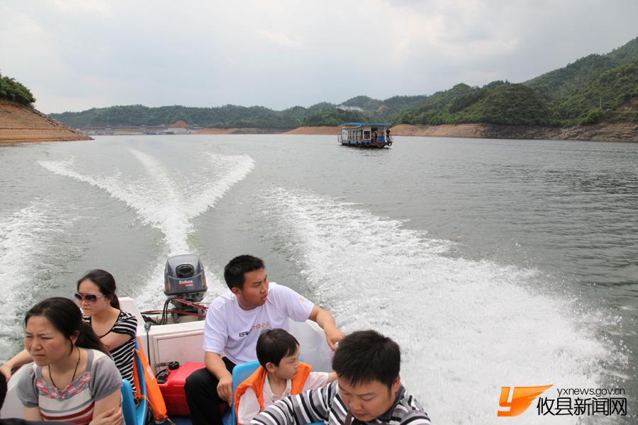 五一小长假：4A景区酒仙湖新面孔迎客（组图）