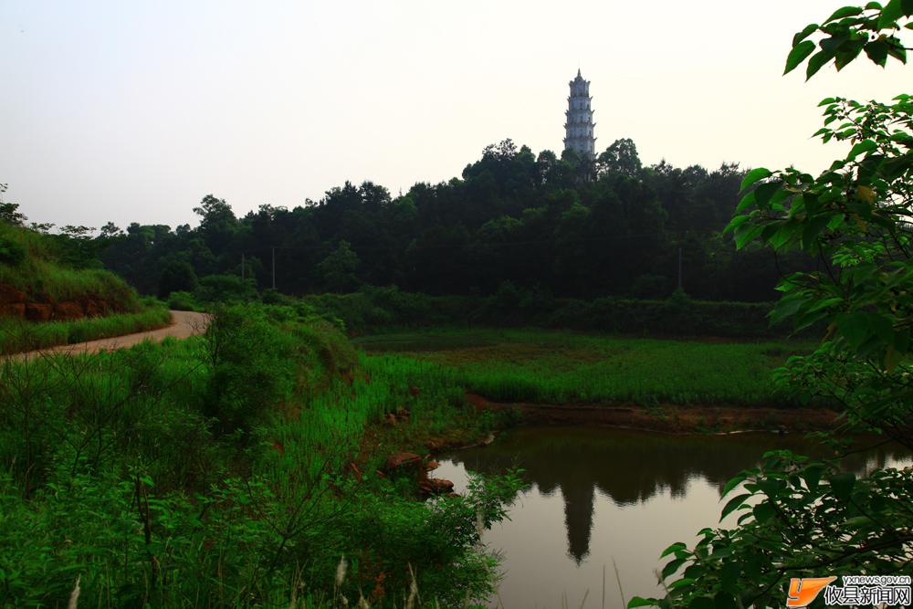 晨拍文明塔