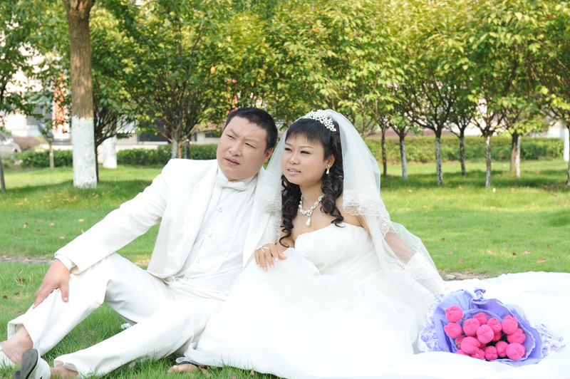 余爱华和罗秋红的结婚照