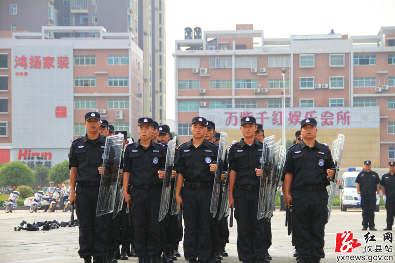 【陈轶峰摄影】攸县公安局巡特警汇报演练暨城区动态巡逻处警启动仪式
