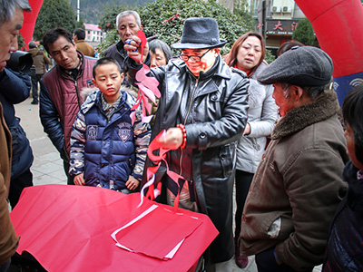 “攸县就是个好地方”摄影大赛作品展示：《剪纸》