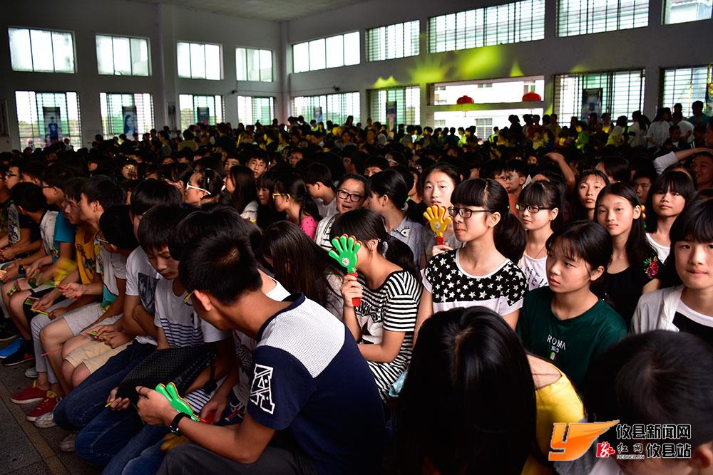 健坤学校12周年校庆架图集