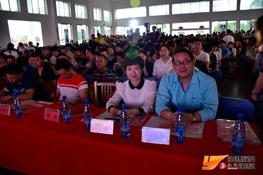 健坤学校12周年校庆架图集