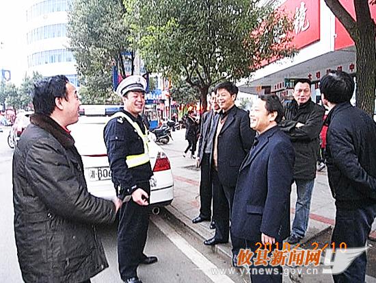 尹诺昂新春慰问公安系统工作人员