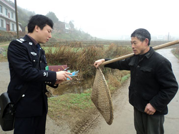 攸县司法局开展“结对帮扶·普法宣传”大走访活动
