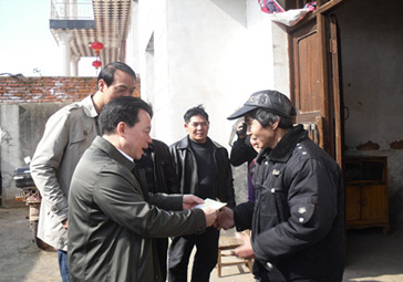 市检察院检察长魏启敏到攸县芷陂村指导党建帮扶工作