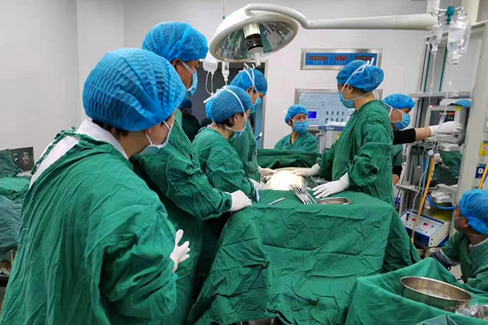 高龄产妇子宫破裂大出血，我院多学科合作力保母女平安！