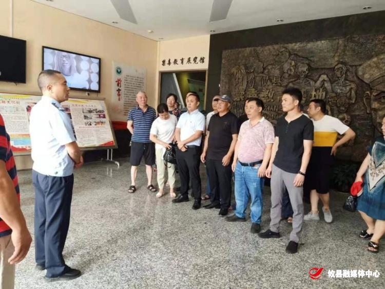联星街道百花社区开展“走进禁毒教育基地，筑牢拒毒思想防线”活动