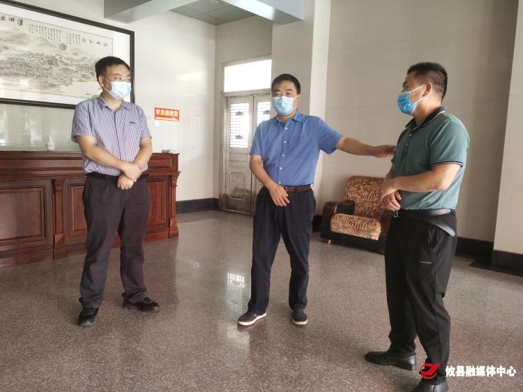 同心抗疫丨李鹏程督导疫情防控工作
