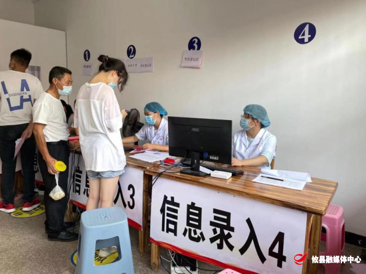 同心抗疫 | 探索、改进、提升实效，莲塘坳疫苗接种点优化流程便利群众