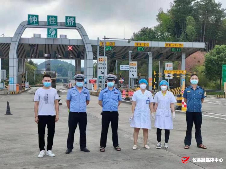 同心抗疫丨新市镇：24小时“三班倒”严守第一道防线