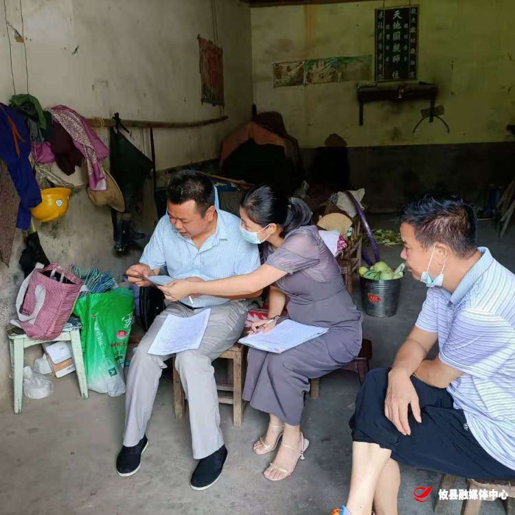 莲塘坳镇：精准救助彰显公平 逐户核算不漏一人