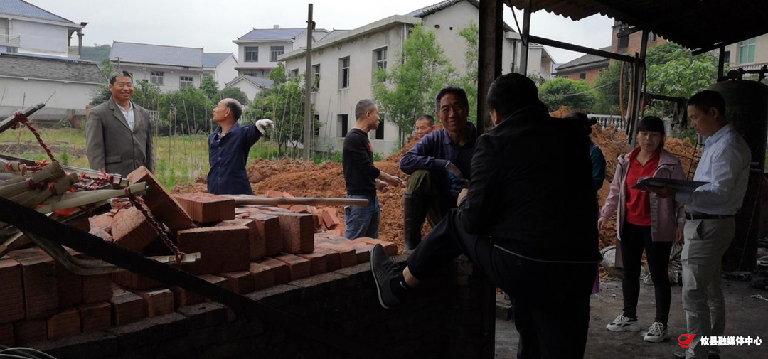 石羊塘镇：房屋建筑普查 拆违控违两手抓
