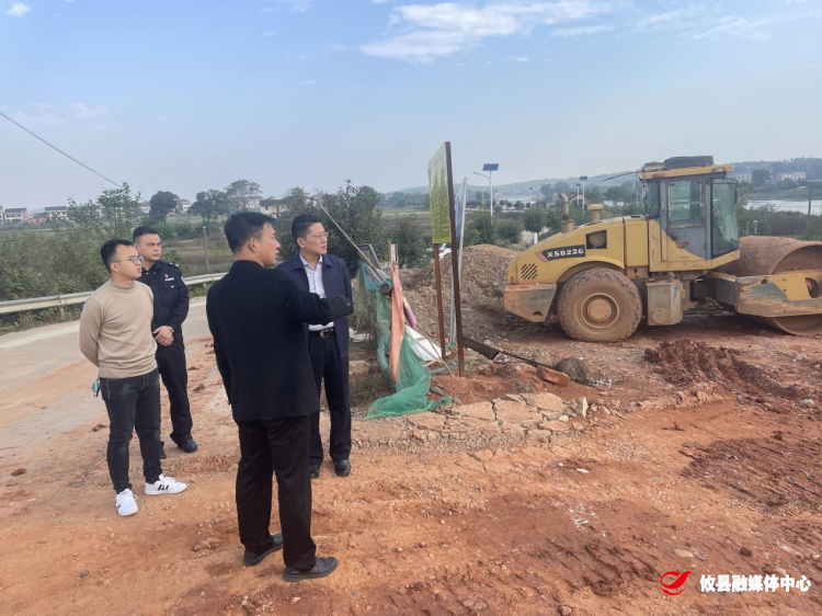 县领导到渌田镇督导道路提质改造项目建设工作