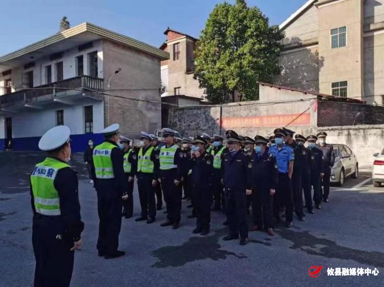 攸县城管局：倡导文明交通 助力“拆伞”行动