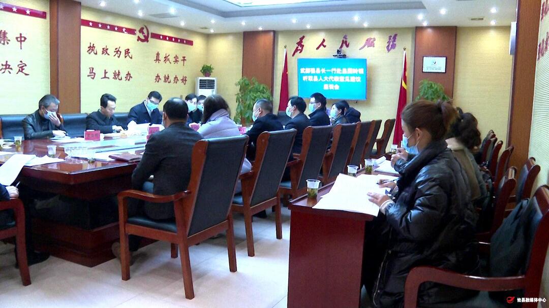 武挪强在皇图岭镇听取县人大代表意见建议