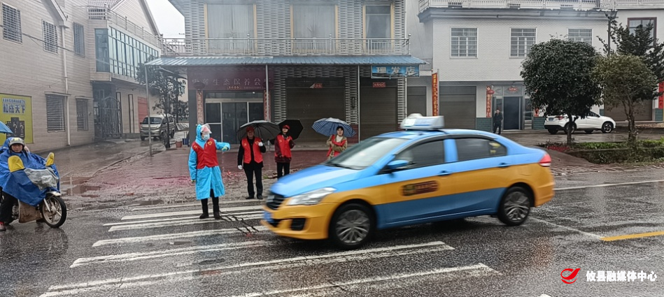 【攸县党旗下的新时代文明实践：我为群众办实事】联星街道冯家坳村：志愿服务助春节出行