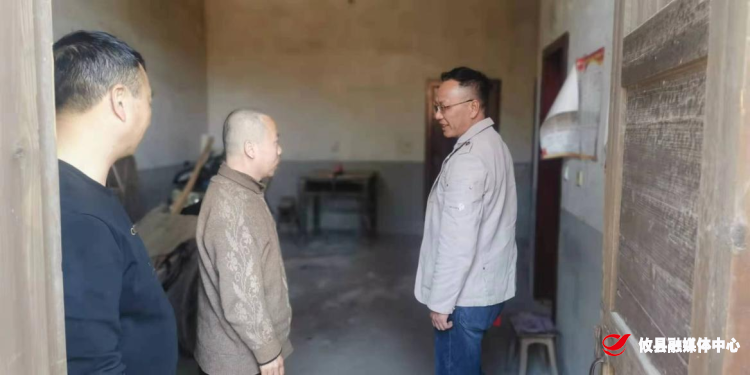 菜花坪镇：修灶台 亮厨房 驻村工作队把实事办到心坎上