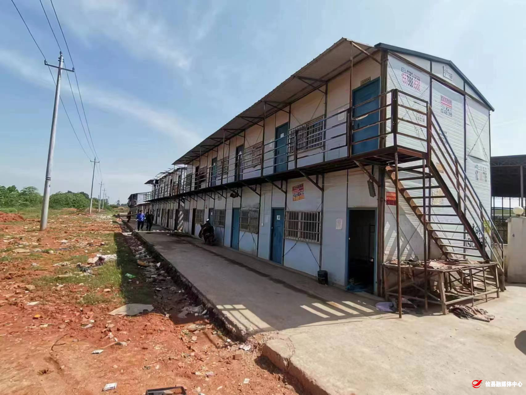 江桥街道：依法拆除违法建筑 保护土地公共资源