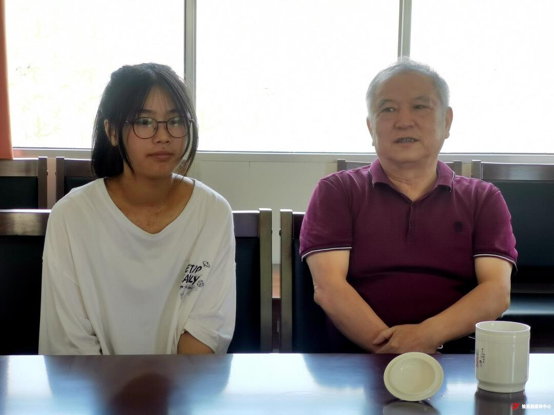毛爱良来攸走访慰问结队帮扶学生