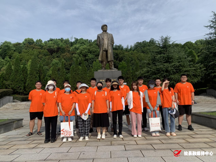 追寻红色足迹，传承奋斗精神——联星街道实训大学生开展红色教育活动