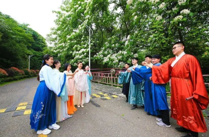 投票啦！攸县“酒仙湖景区油桐花节”入围湖南旅游营销创意人才评选！