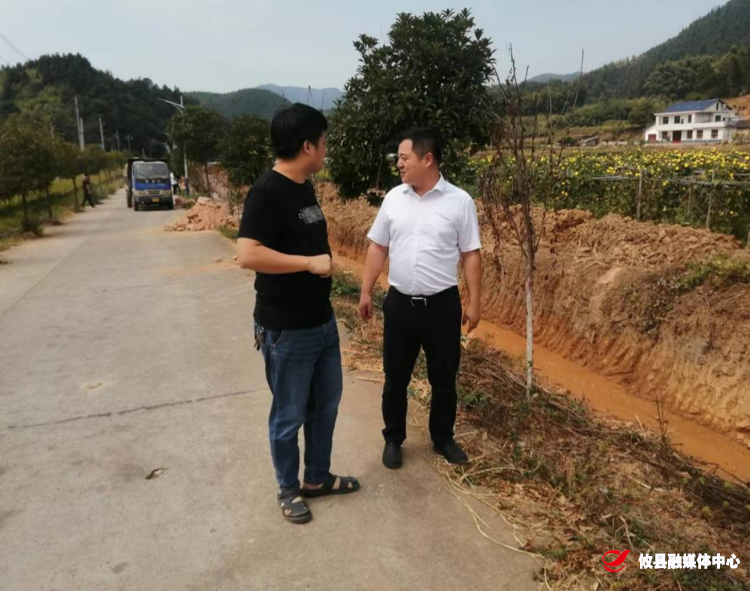 丫江桥镇：清淤疏浚在行动，河道整治焕新颜