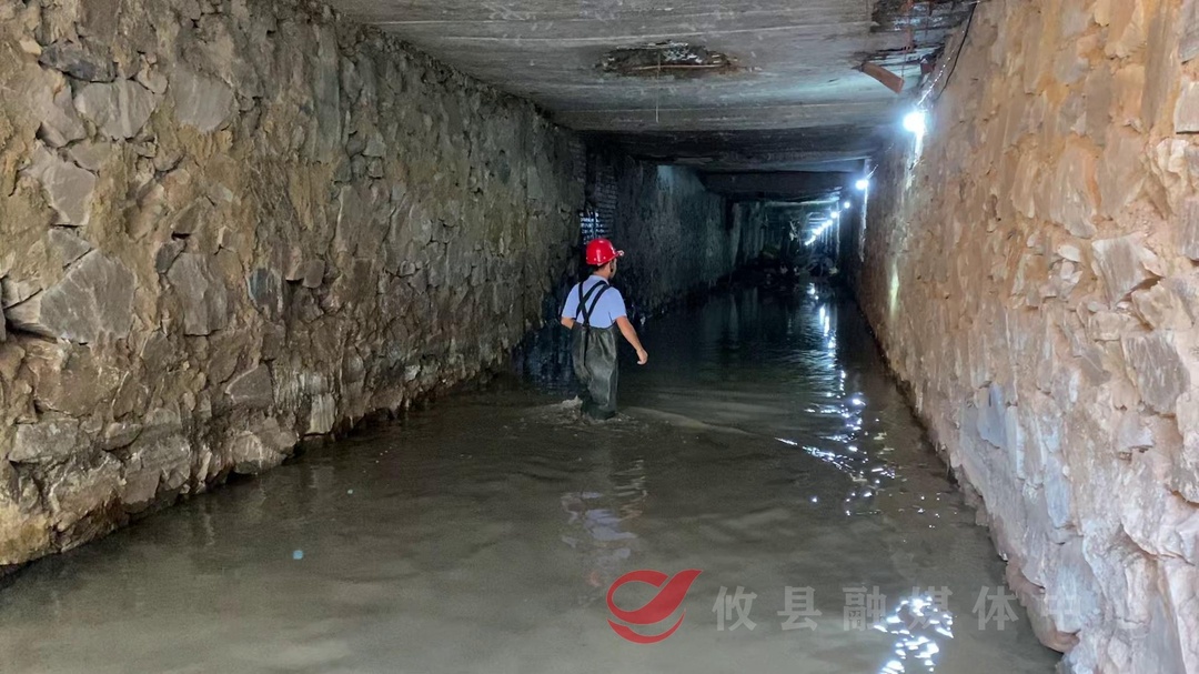 【三大会战振雄风】县城管局：改造城区污水管网 提升城区周边环境