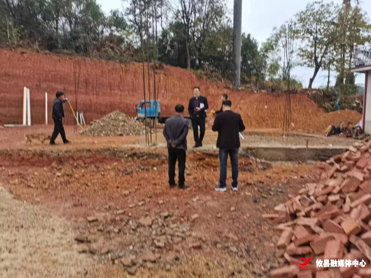 莲塘坳镇：日常巡查不间断，拆违控违工作不放松