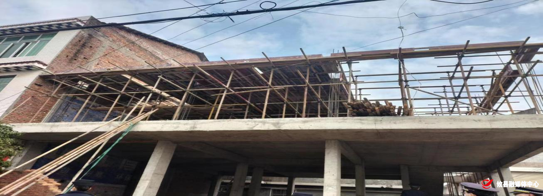 谭桥街道：坚决遏制“未批先建”违法行为