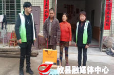 情系困难儿童 暖心关爱助成长
