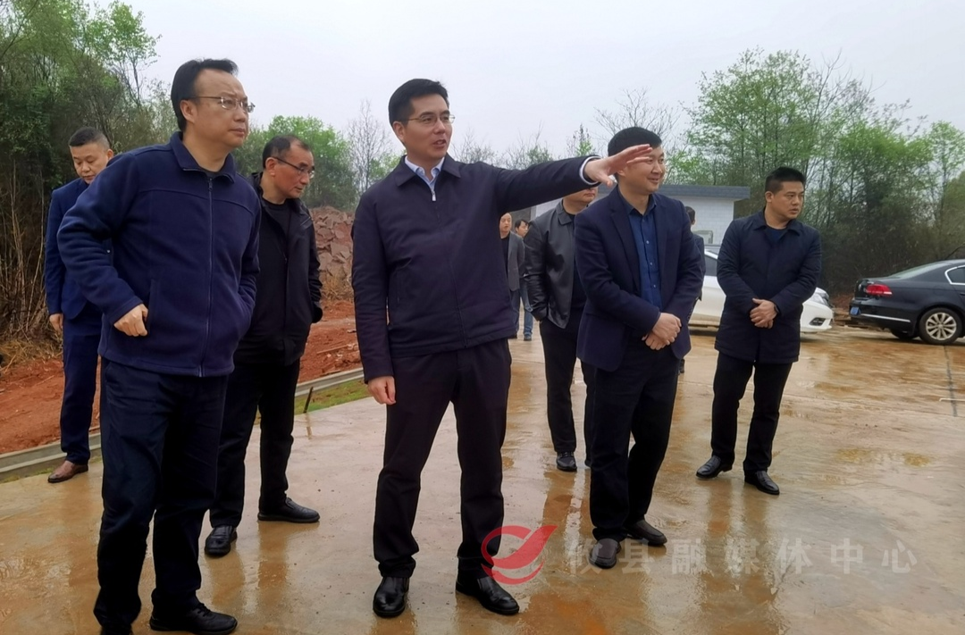 武挪强巡河并督导水利工程建设、防汛备汛工作