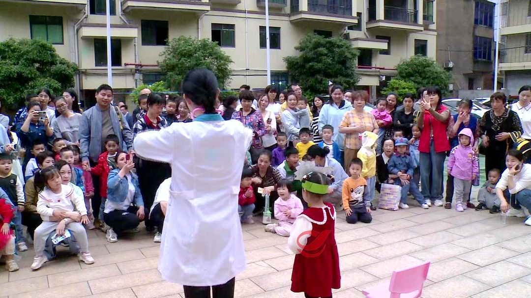【世界读书日】机关幼儿园开展读书月宣传进社区活动