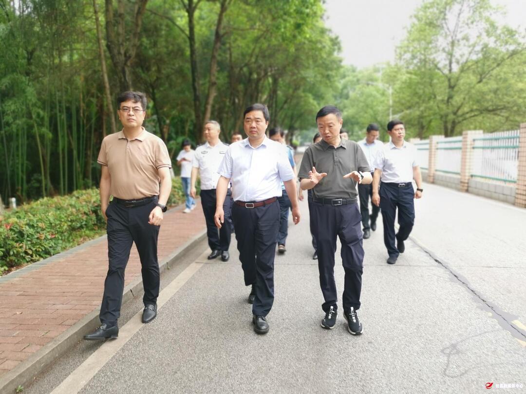 李鹏程督导全县2023高考备考工作