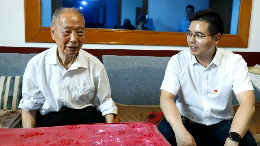 武挪强赴皇图岭镇开展“七一”走访慰问活动