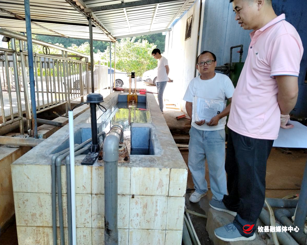 攸县城管局开展环保“利剑”行动 助力生态环境安全