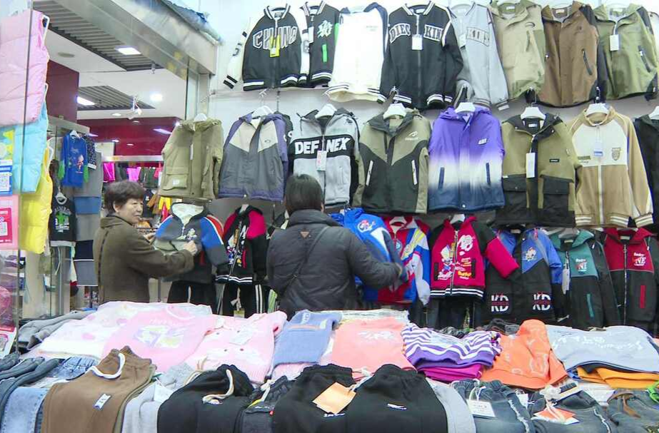 冷空气吹热“暖经济”，御寒商品迎来热潮