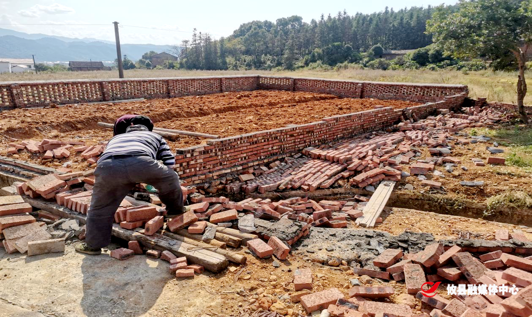 黄丰桥镇：扎实推进违法建设拆违控违工作