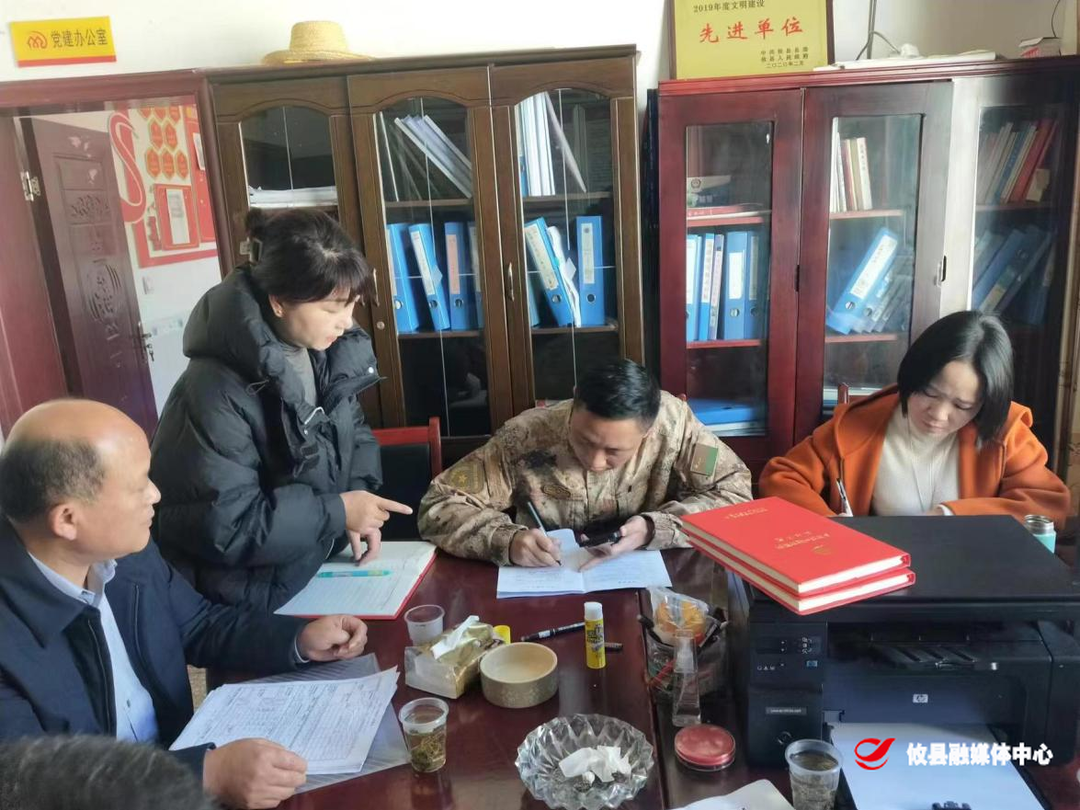 县人武部一行到黄丰桥镇泉塘村走访慰问